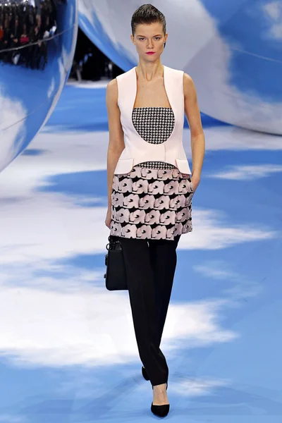Look 26